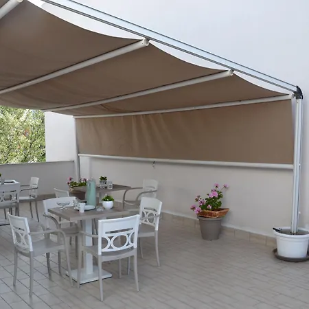 فندق مبيت وإفطار Verzus بومبيي